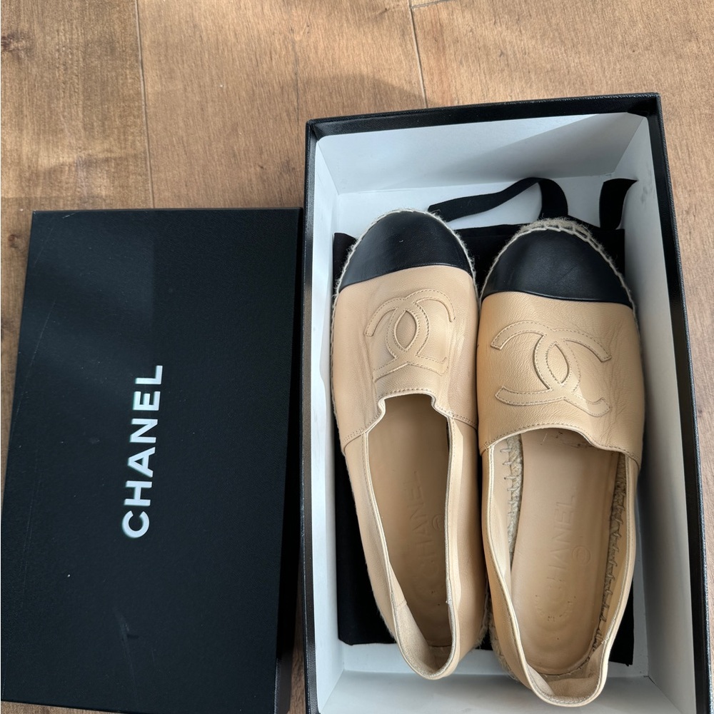 Chanel shoes - Picture 3 of 10